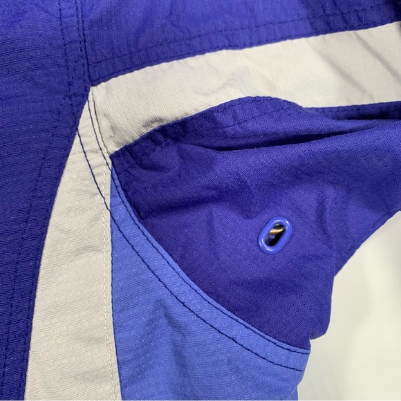 Columbia Women's Vintage Windbreaker Jacket. Size M. Blue - Picture 6 of 15